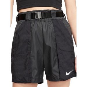 WOMEN'S NIKE SWOOSH WOVEN SHORTS